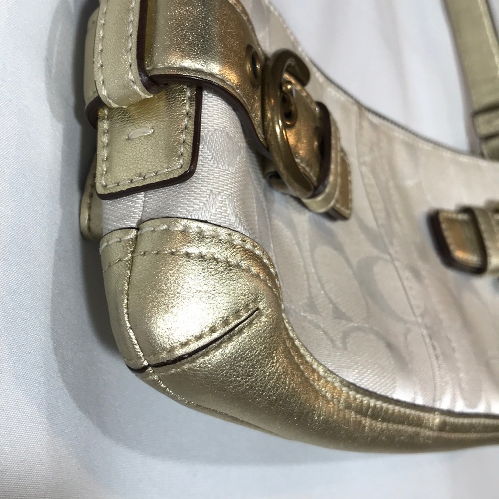 Coach Gold Leather Trim & Cream Wristlet/Bag - Picture 3 of 9